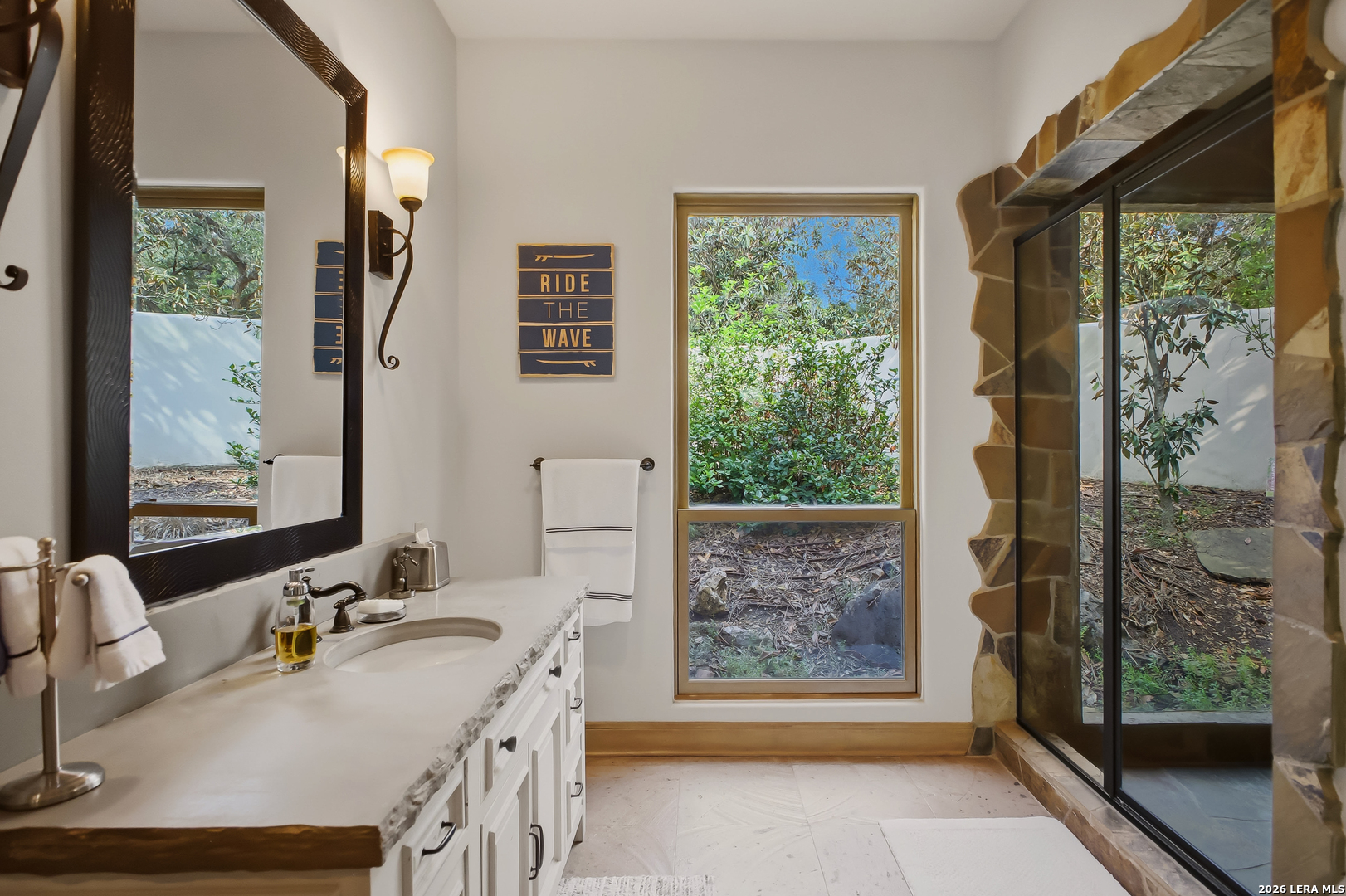 1726 GREYSTONE RDG