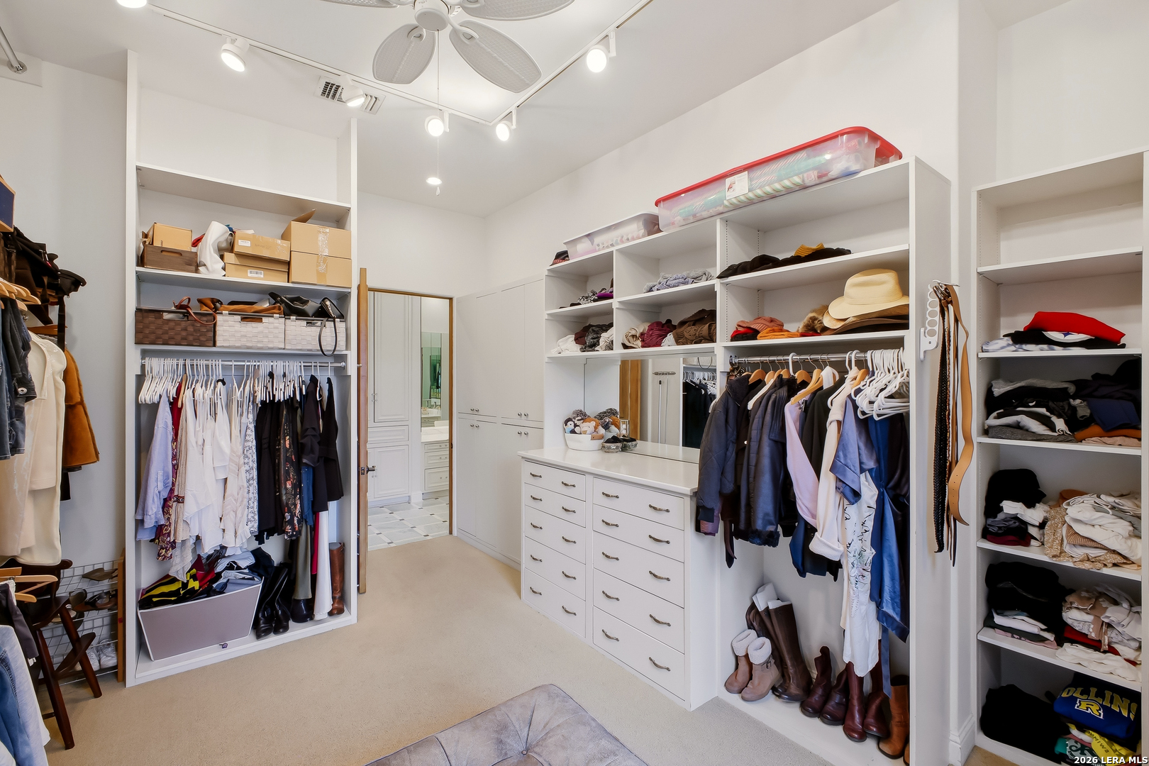 1726 GREYSTONE RDG