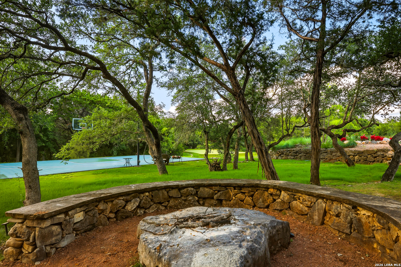 1726 GREYSTONE RDG