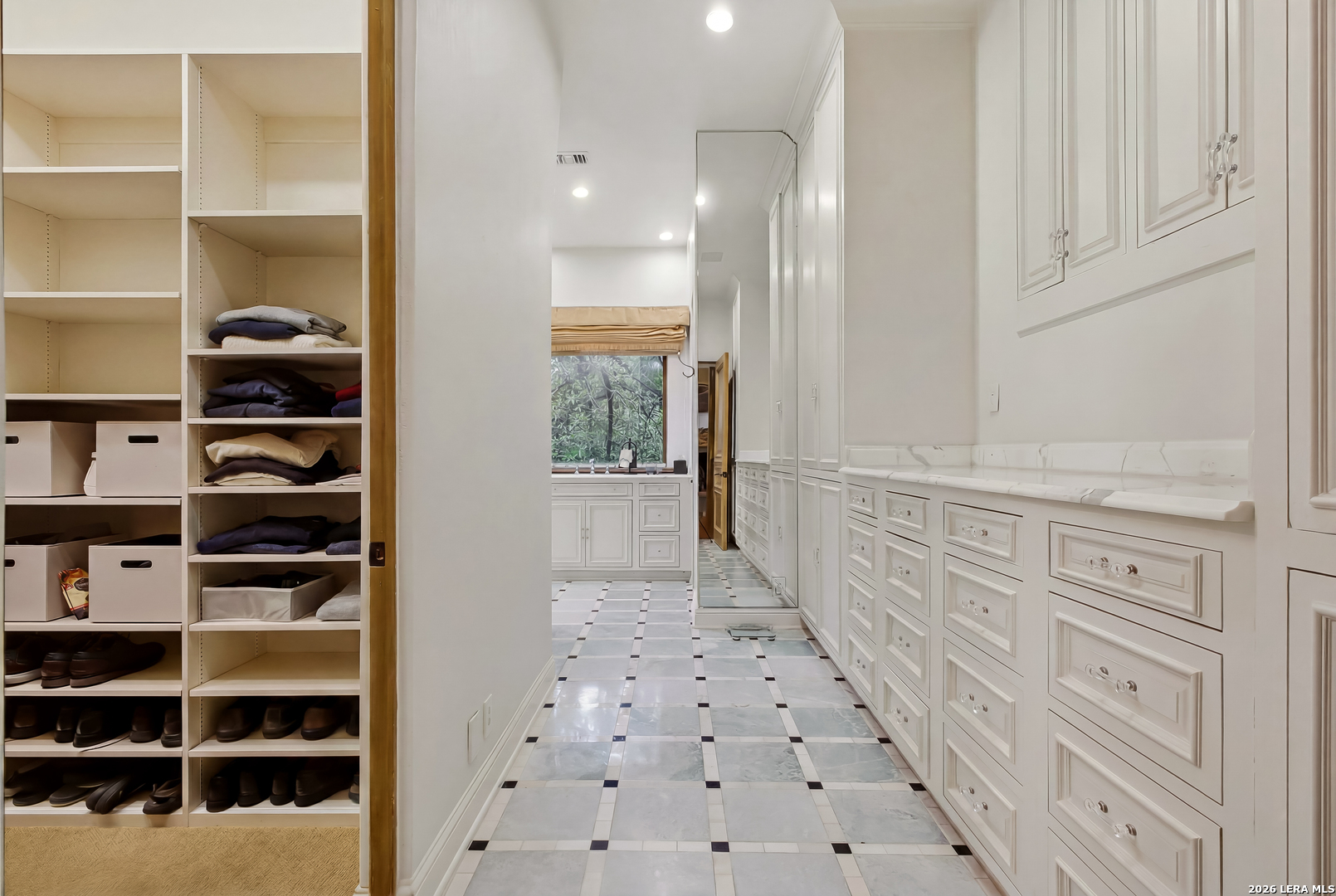 1726 GREYSTONE RDG