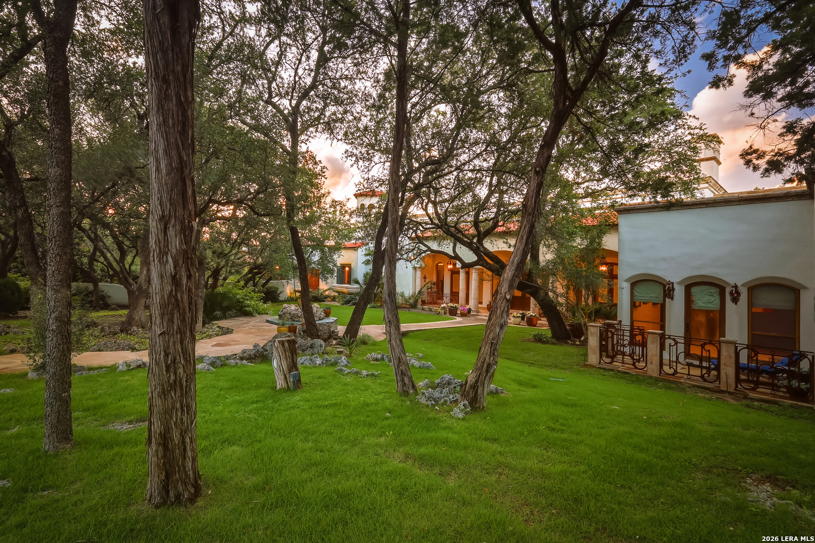 1726 GREYSTONE RDG