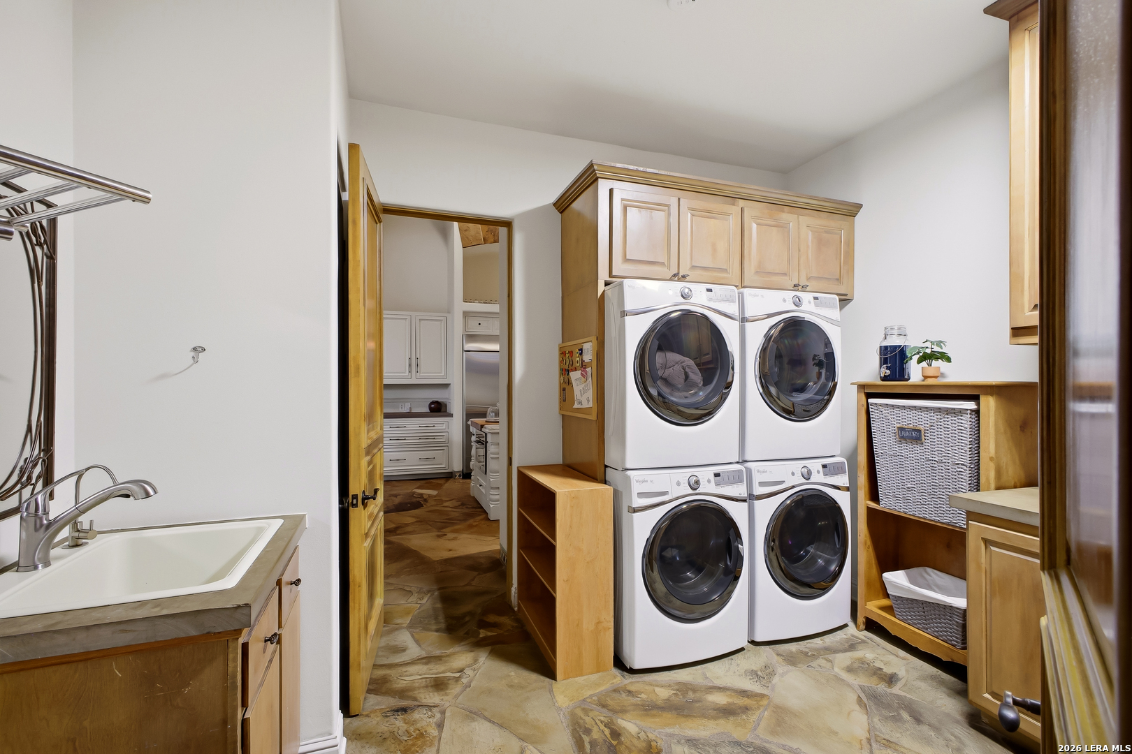 1726 GREYSTONE RDG