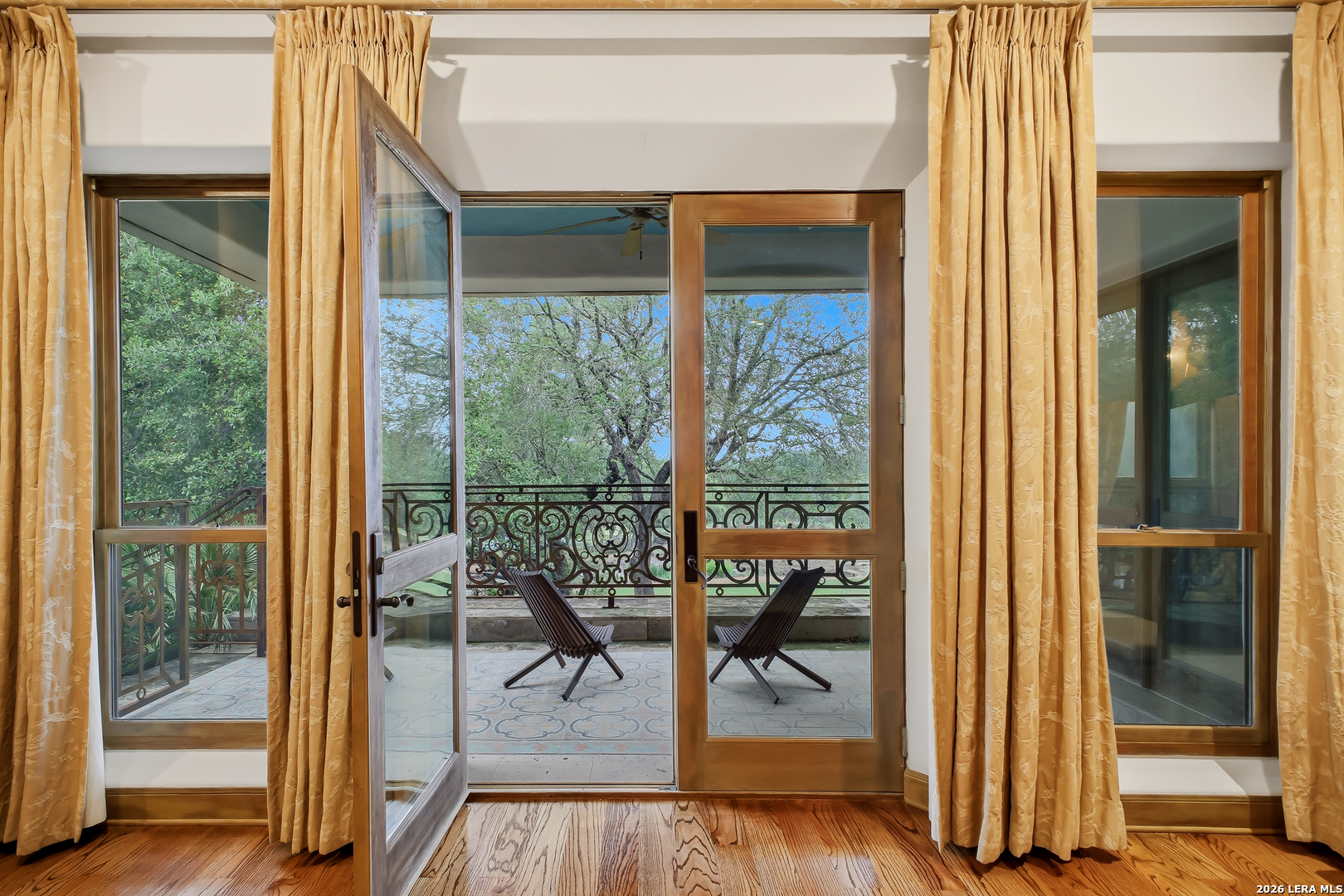 1726 GREYSTONE RDG
