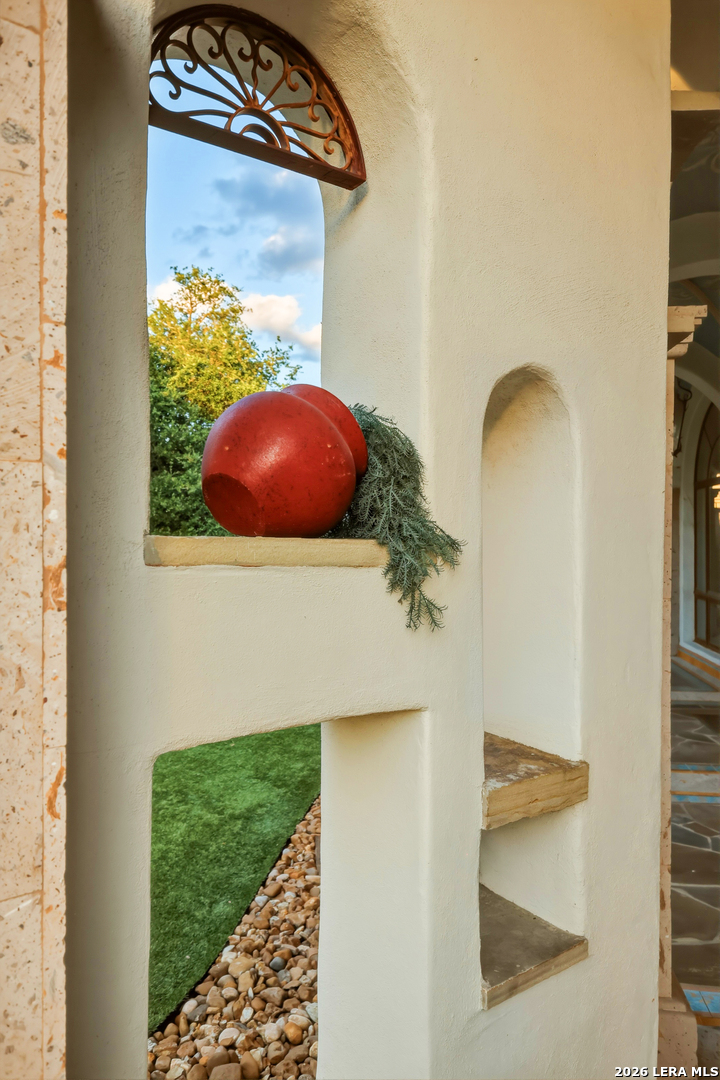 1726 GREYSTONE RDG