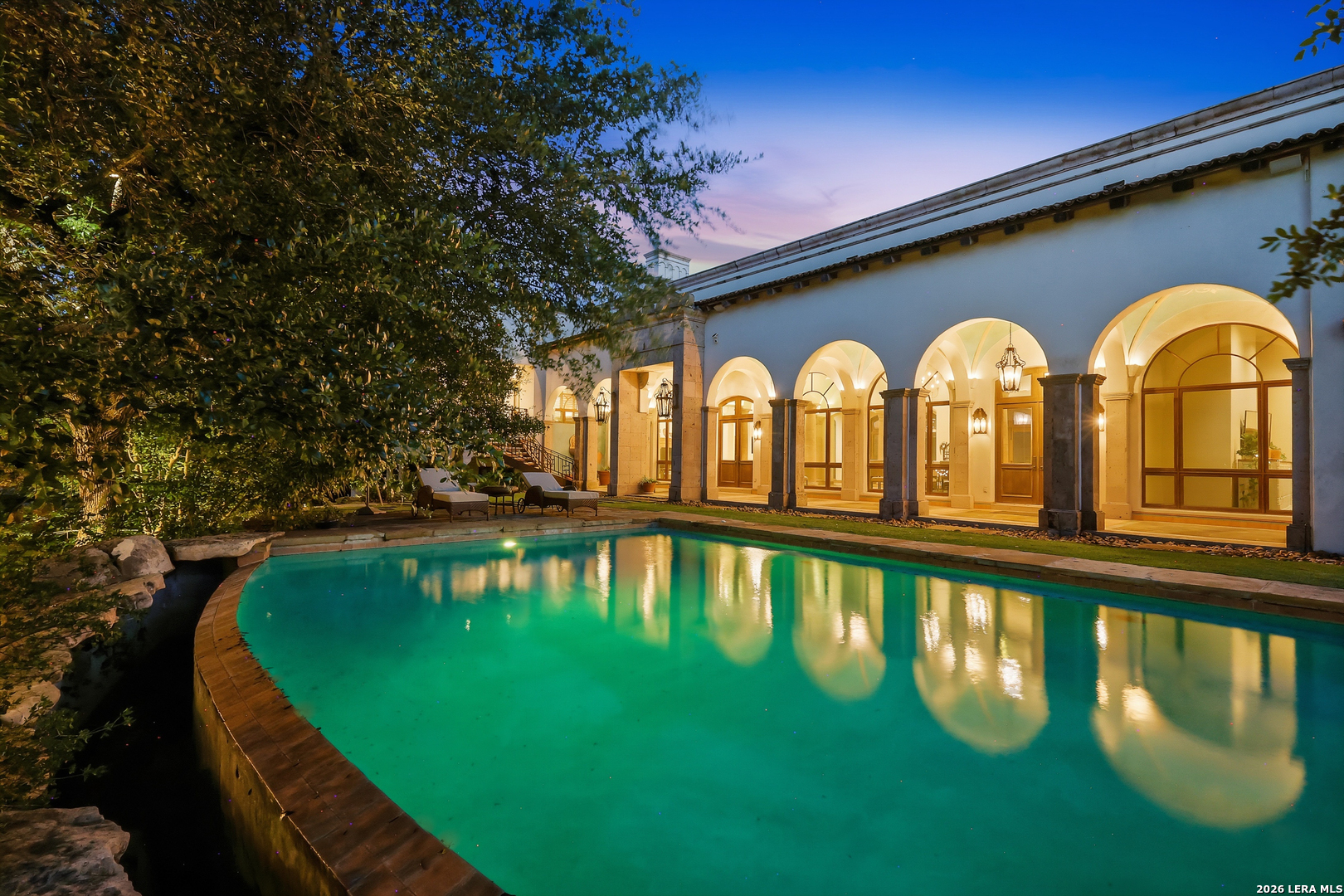 1726 GREYSTONE RDG