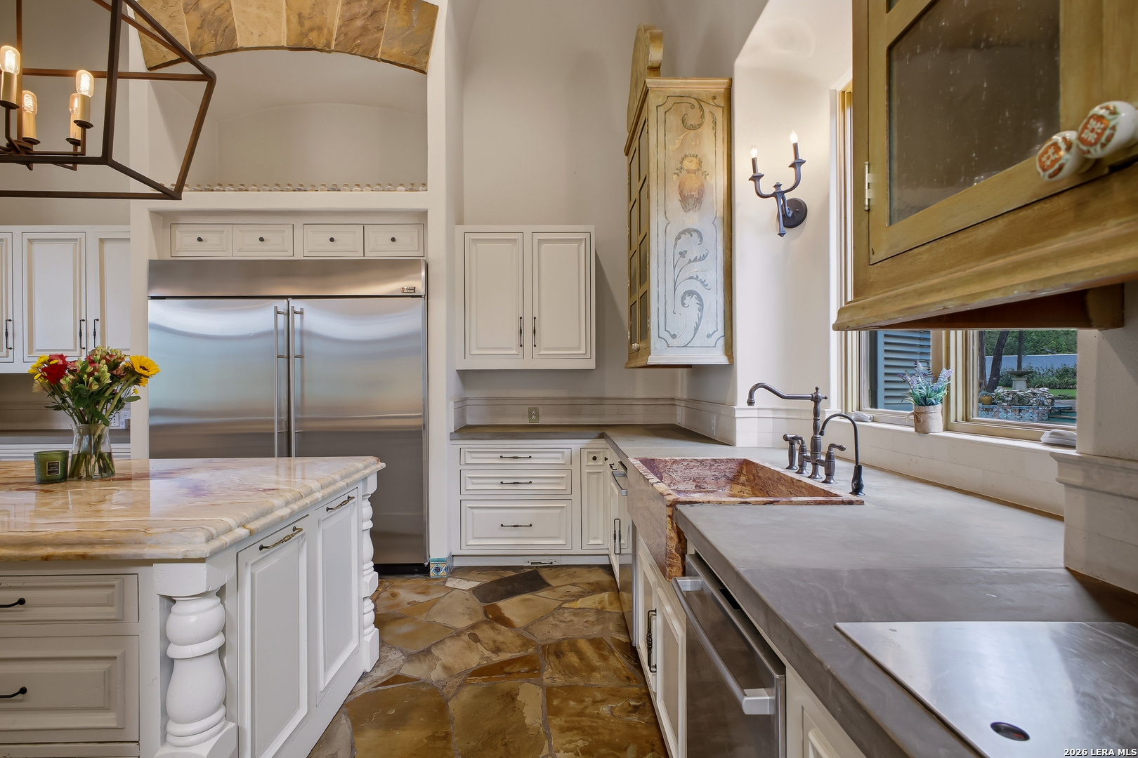1726 GREYSTONE RDG