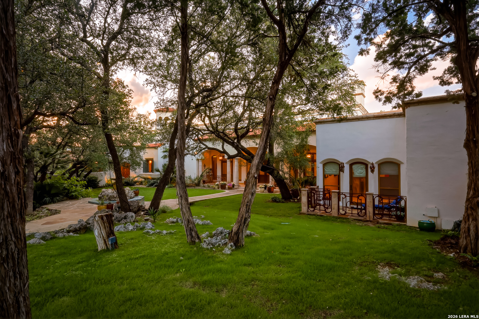 1726 GREYSTONE RDG