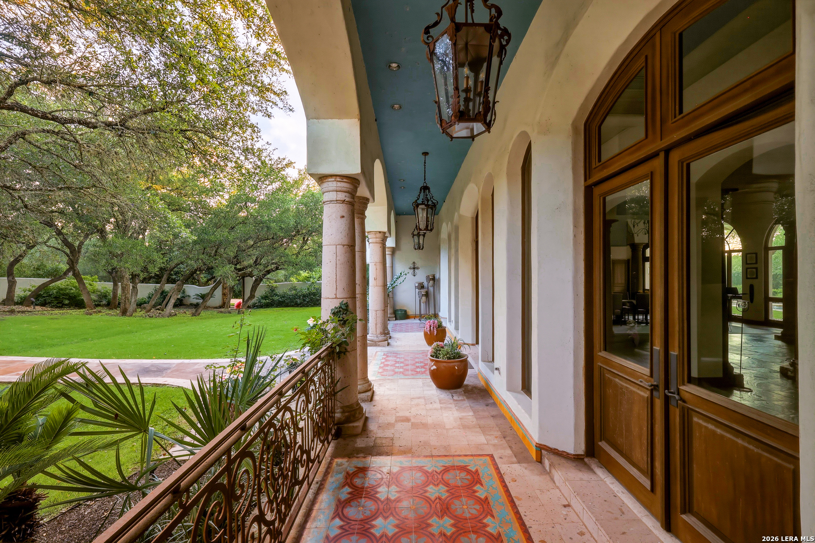 1726 GREYSTONE RDG