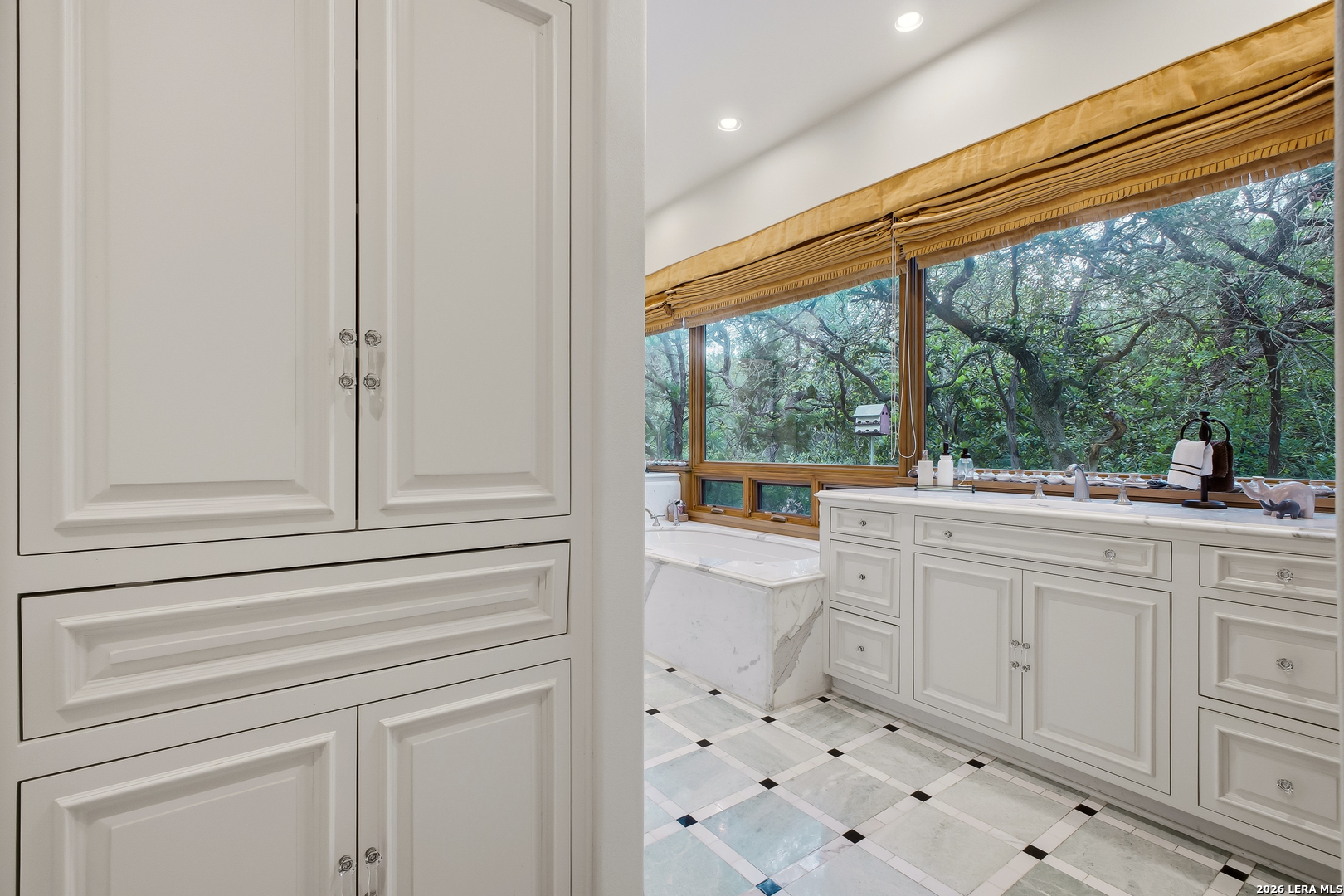 1726 GREYSTONE RDG