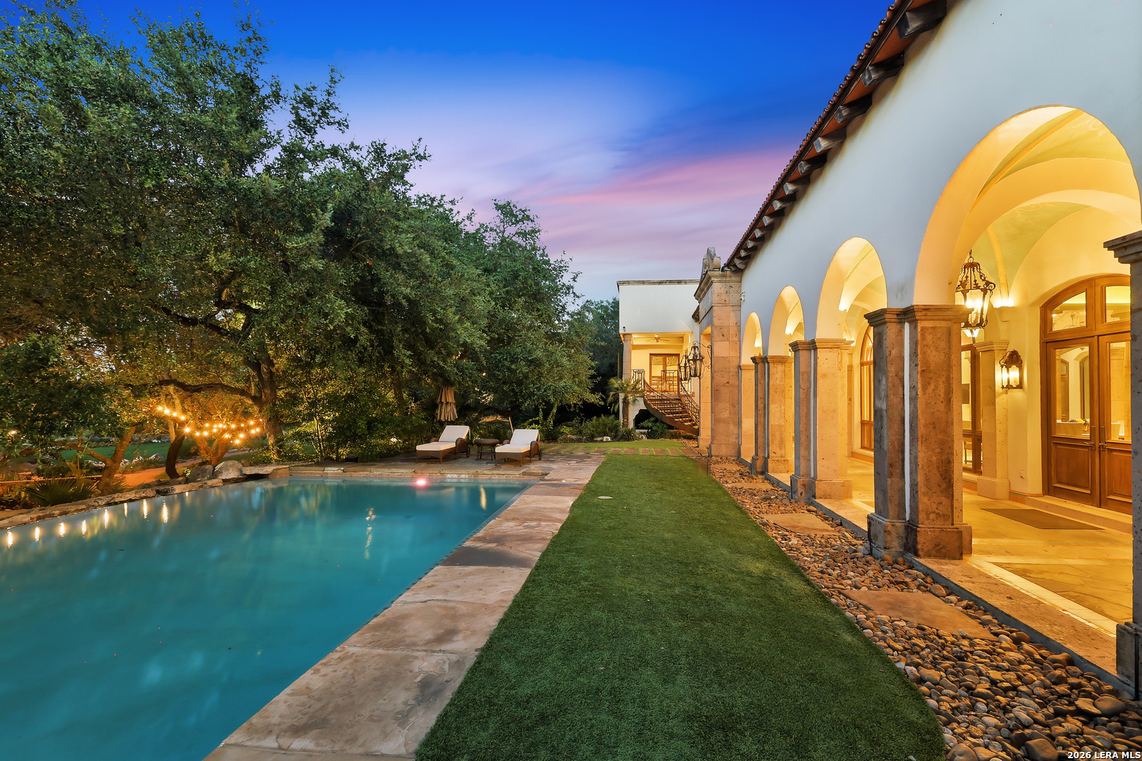 1726 GREYSTONE RDG