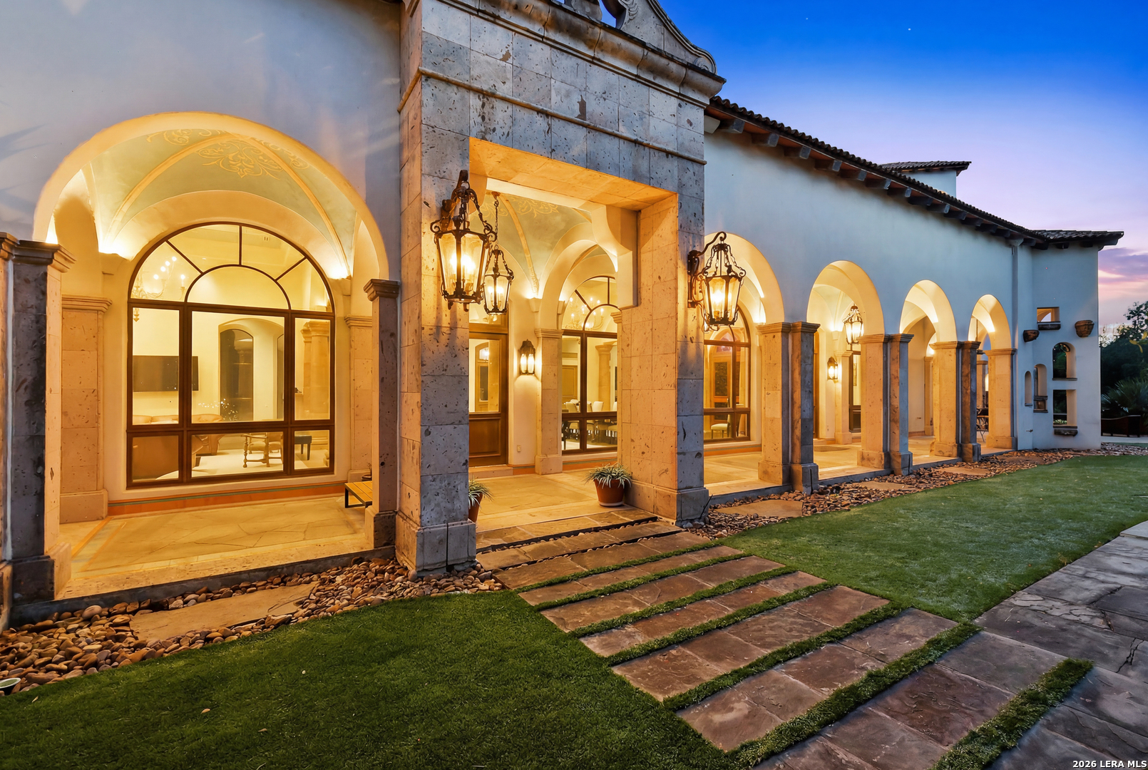 1726 GREYSTONE RDG