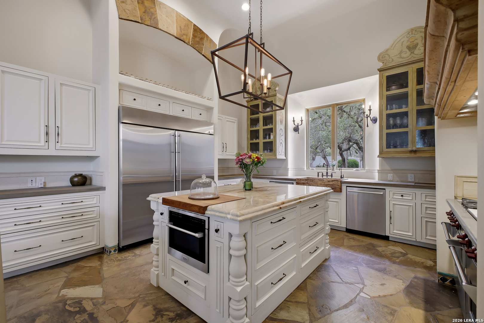 1726 GREYSTONE RDG