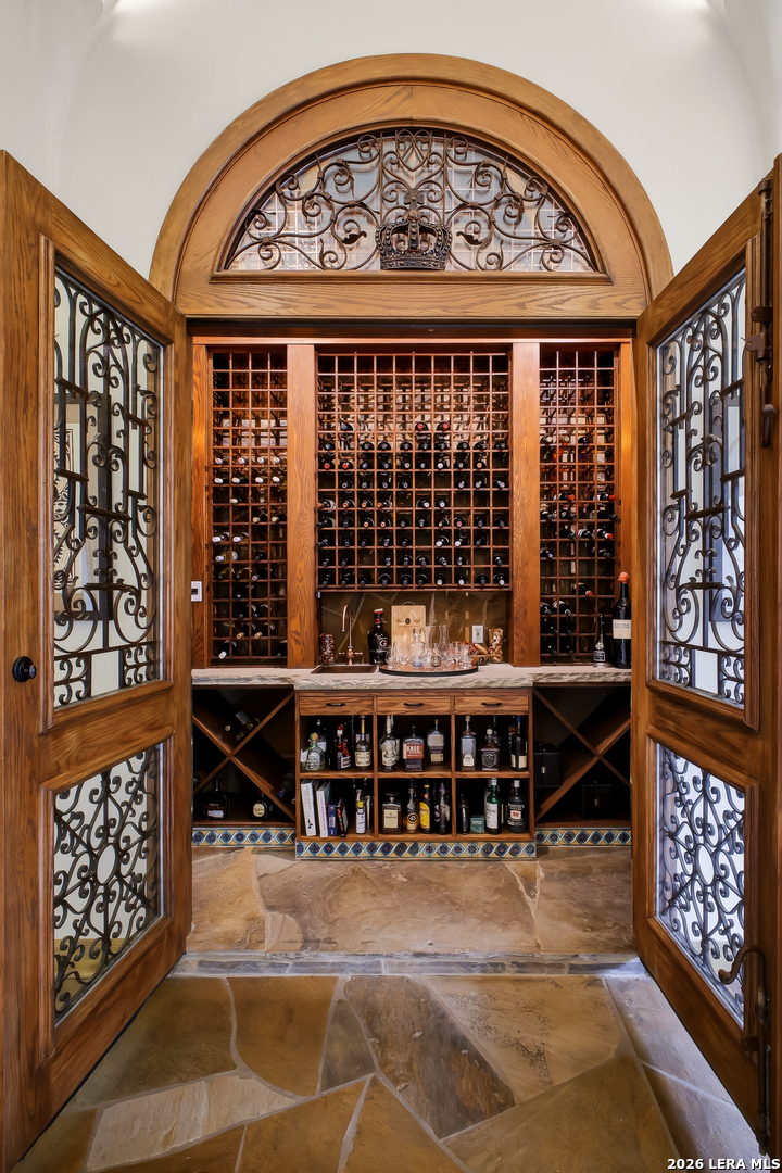 1726 GREYSTONE RDG
