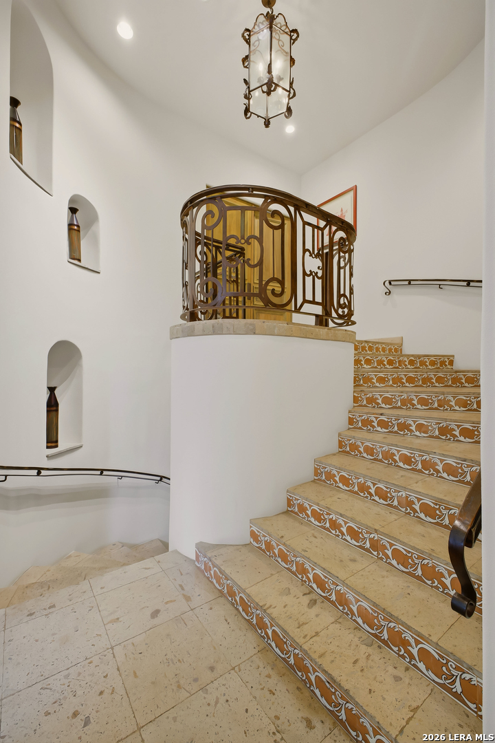 1726 GREYSTONE RDG