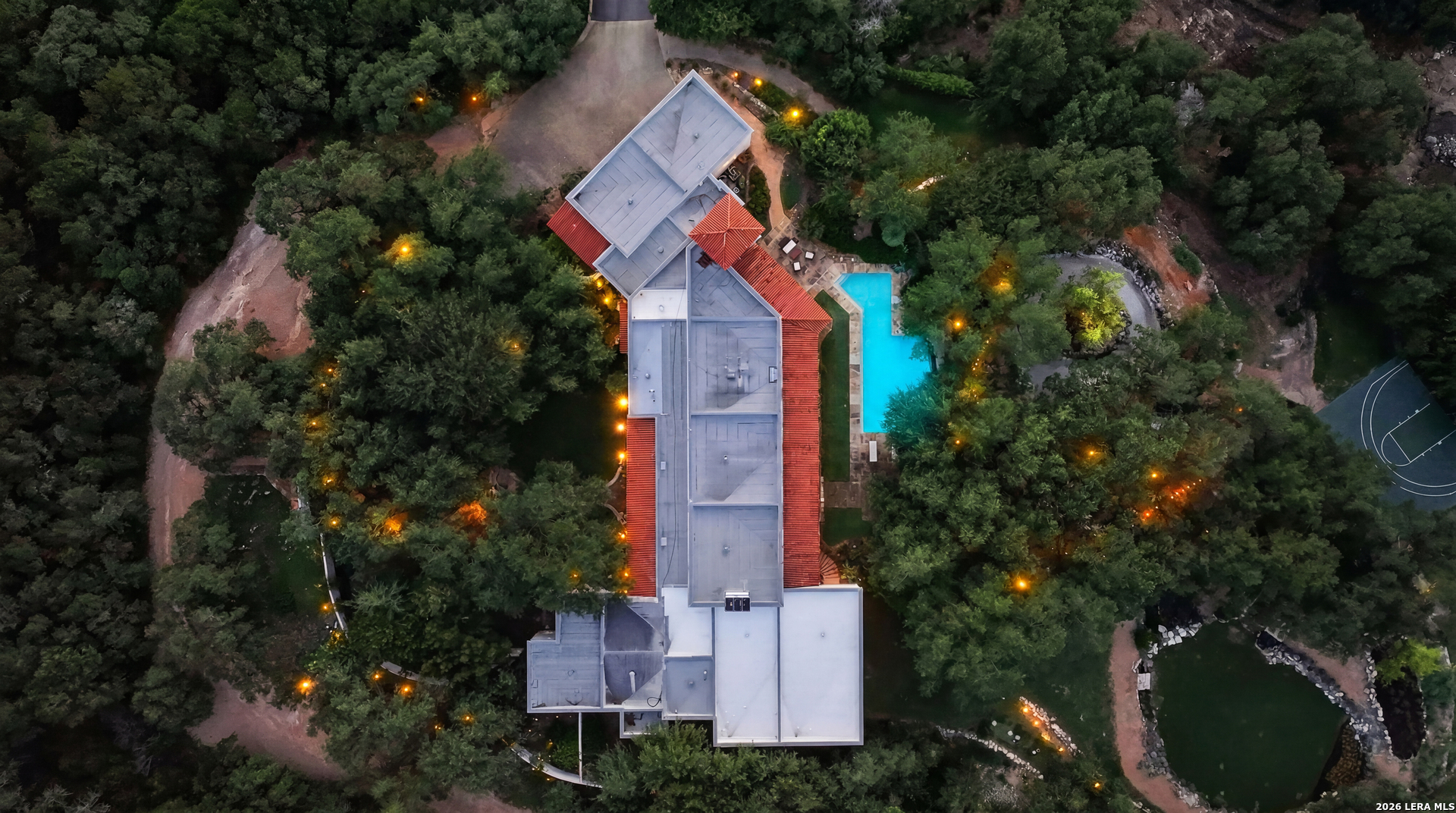 1726 GREYSTONE RDG