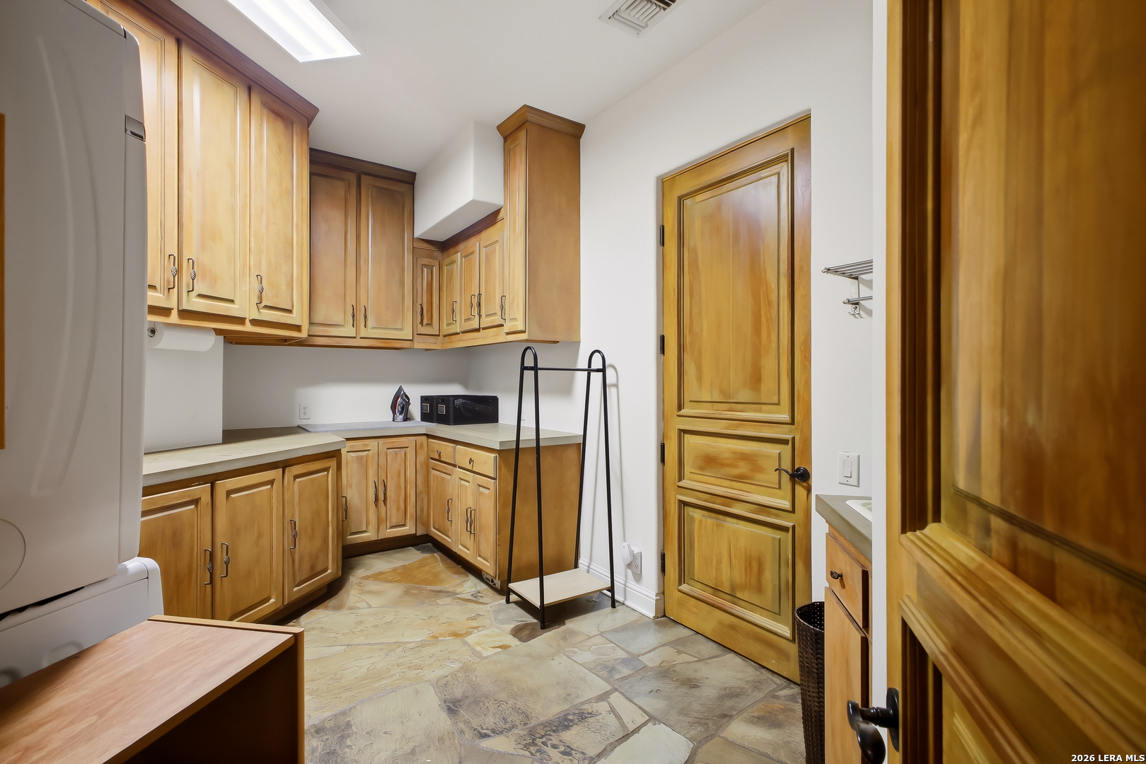 1726 GREYSTONE RDG