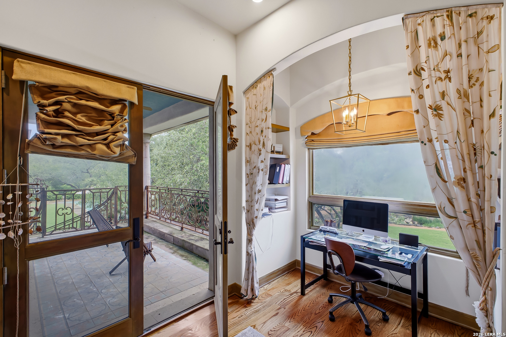 1726 GREYSTONE RDG