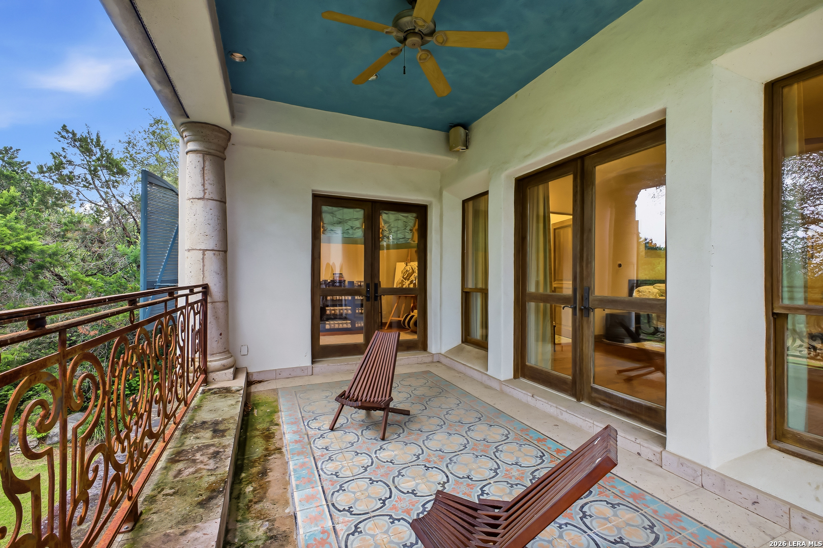 1726 GREYSTONE RDG