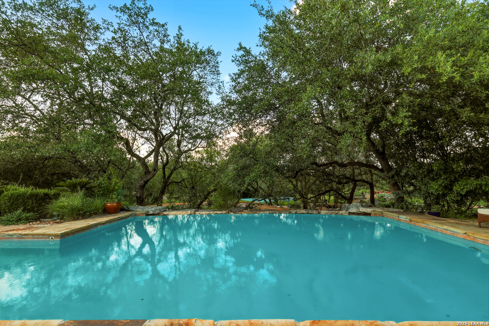 1726 GREYSTONE RDG
