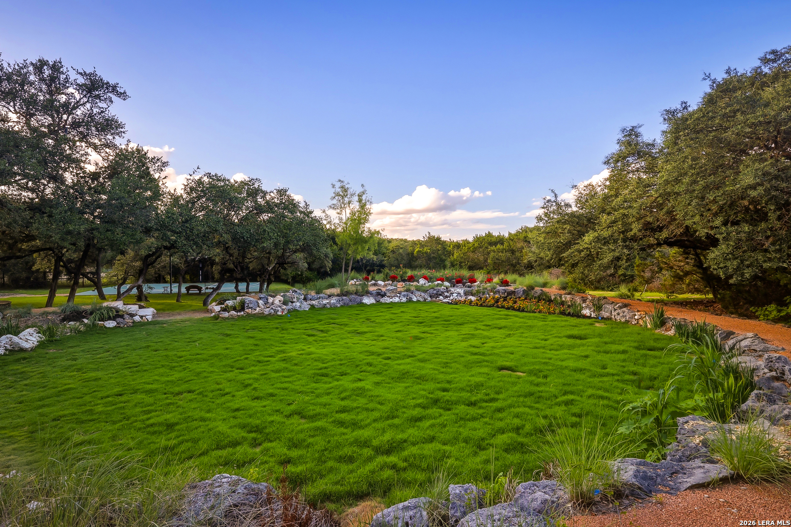 1726 GREYSTONE RDG