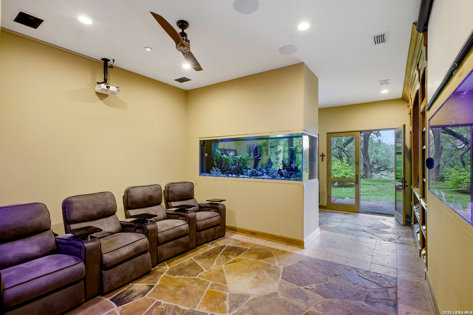 1726 GREYSTONE RDG