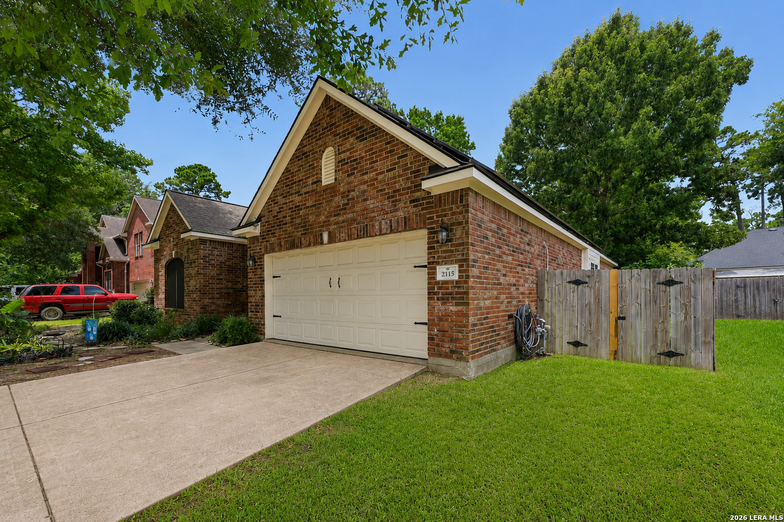 2115 CHESTER FORT DR
