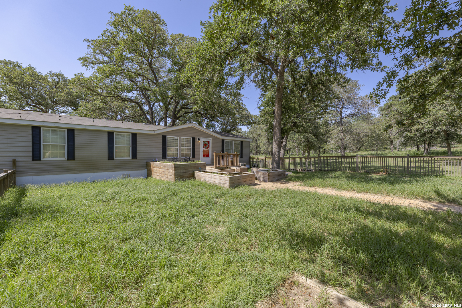 111 LONGHORN RD