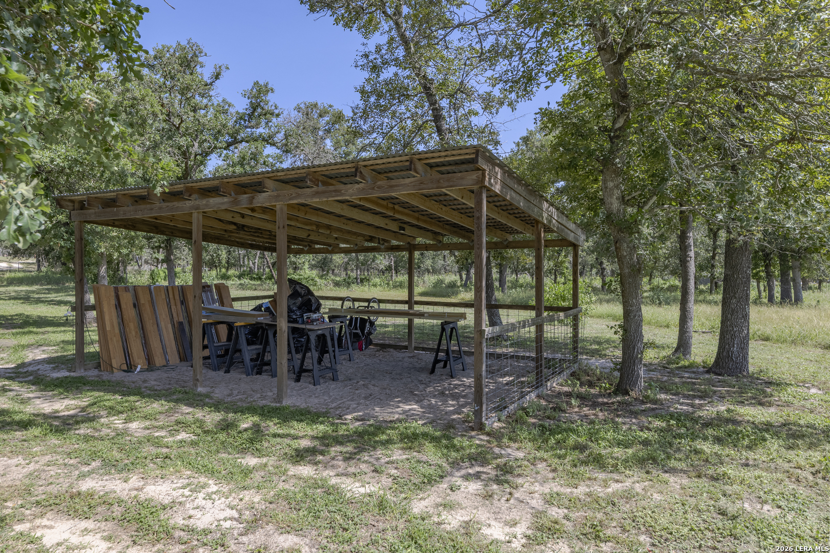 111 LONGHORN RD