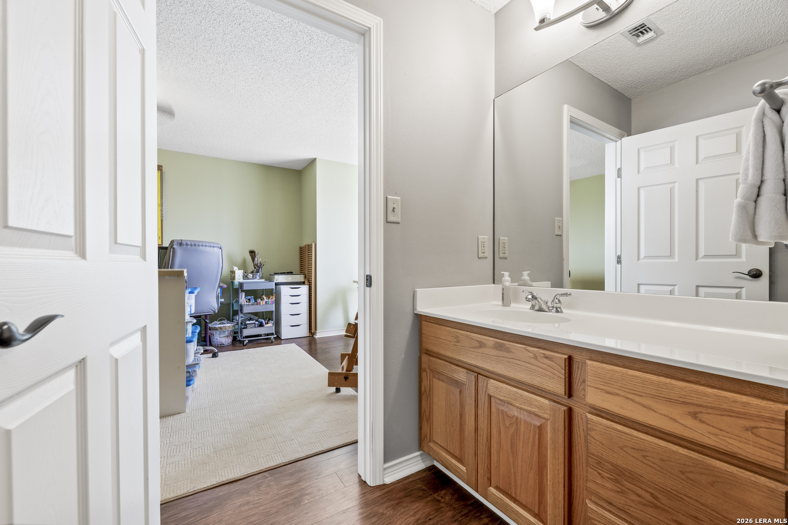 1114 Lakepark Dr