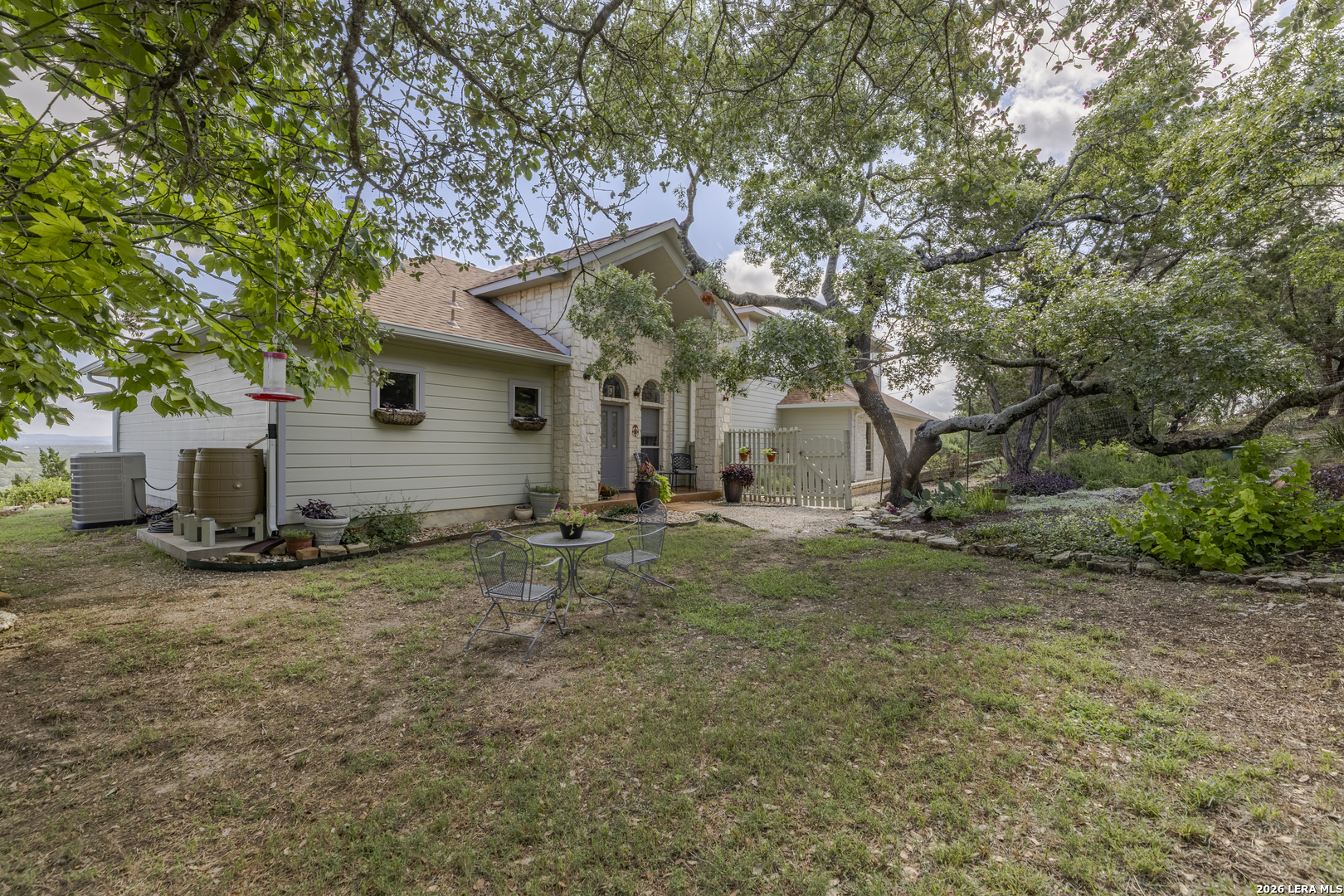 1114 Lakepark Dr