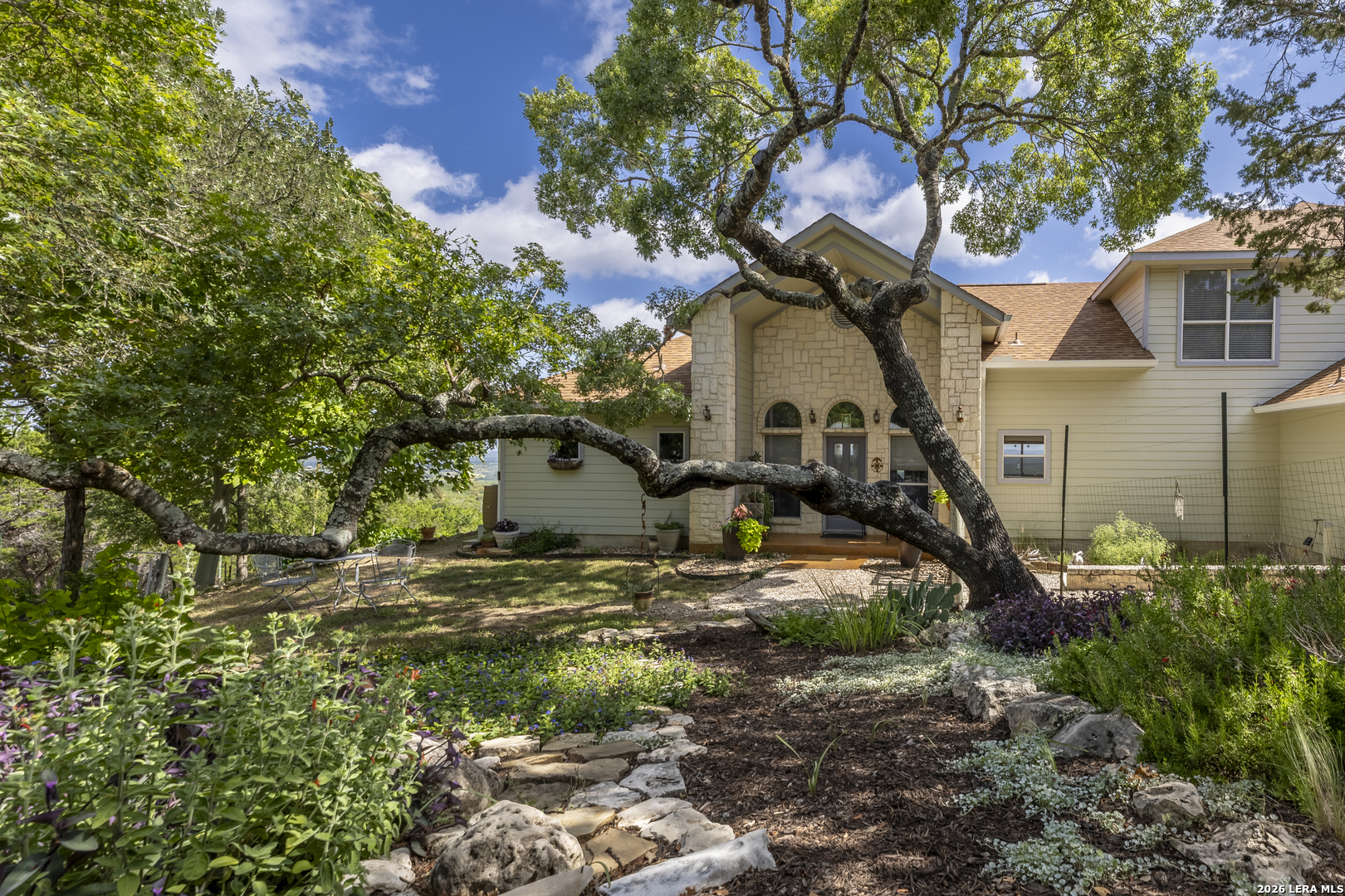 1114 Lakepark Dr