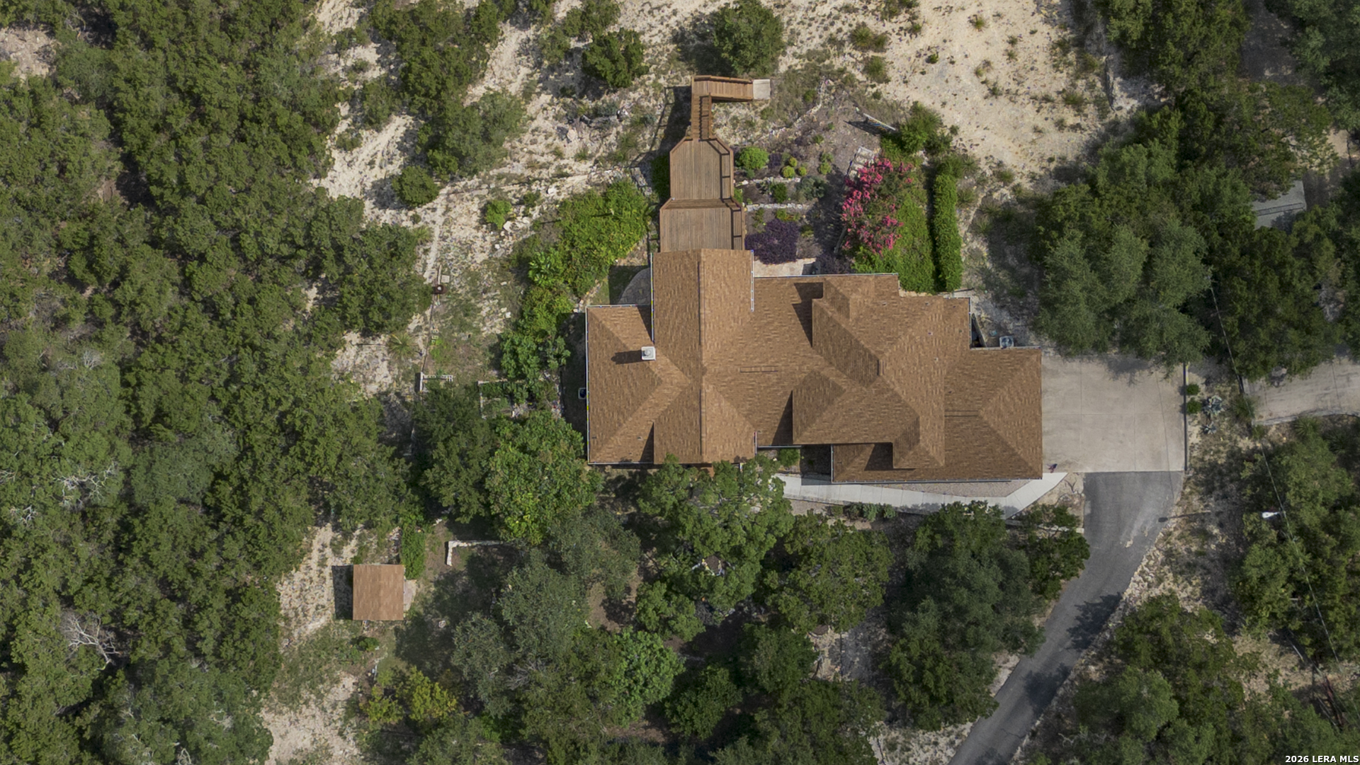 1114 Lakepark Dr