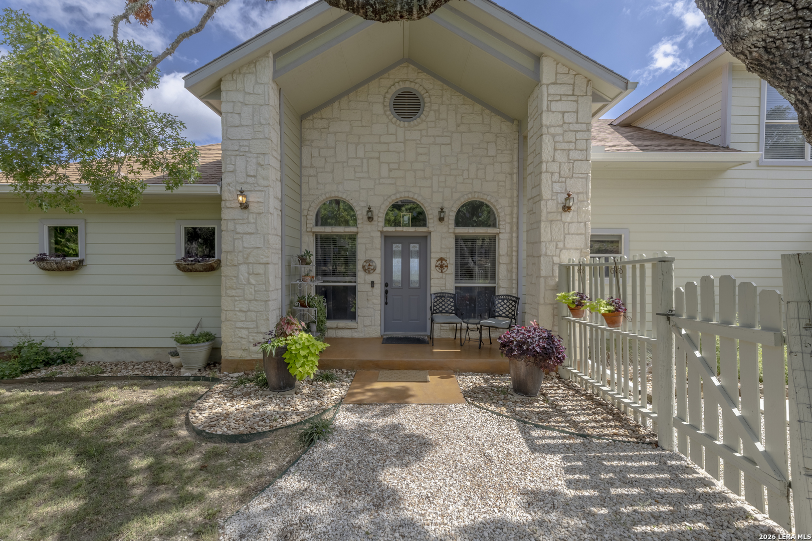 1114 Lakepark Dr