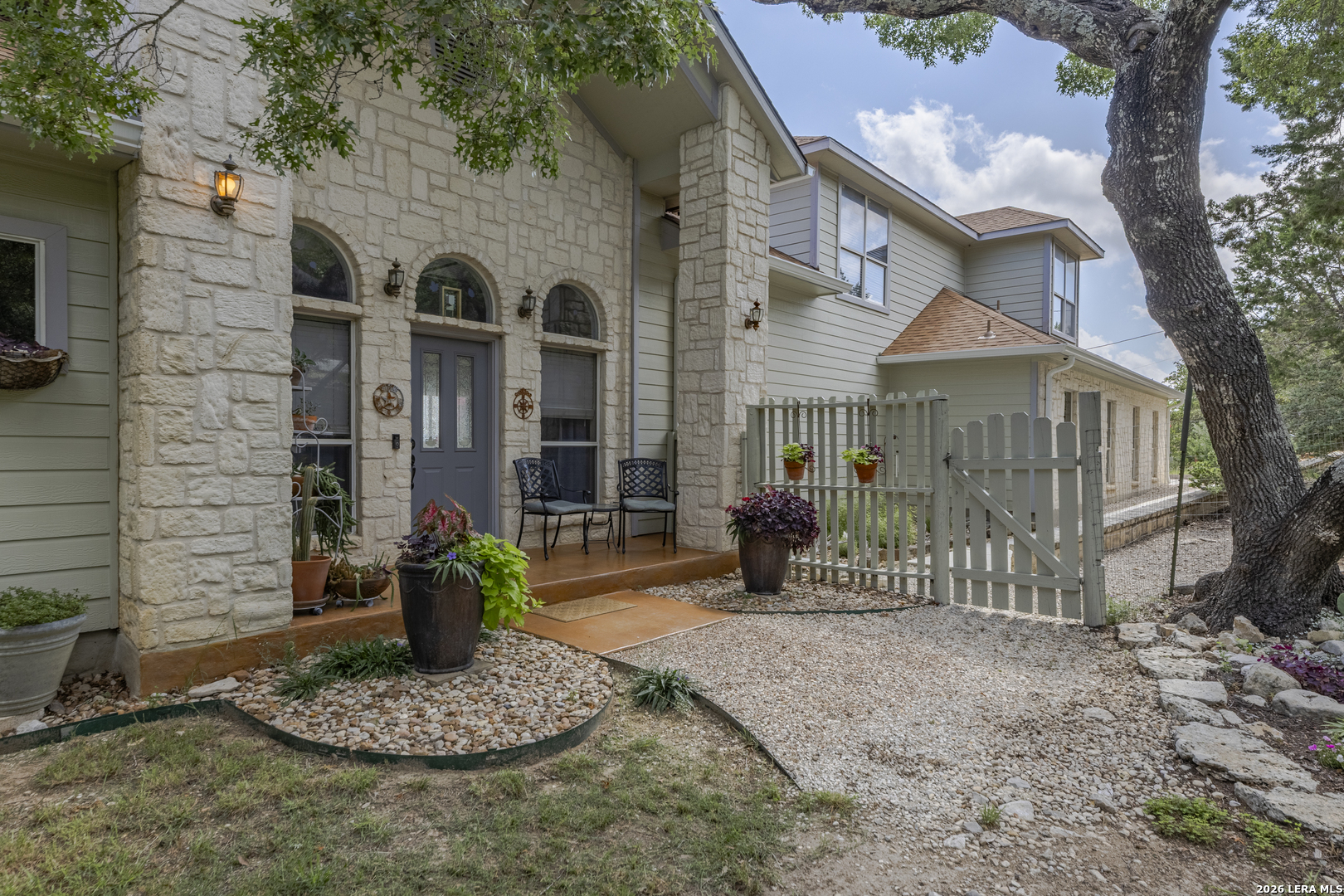 1114 Lakepark Dr