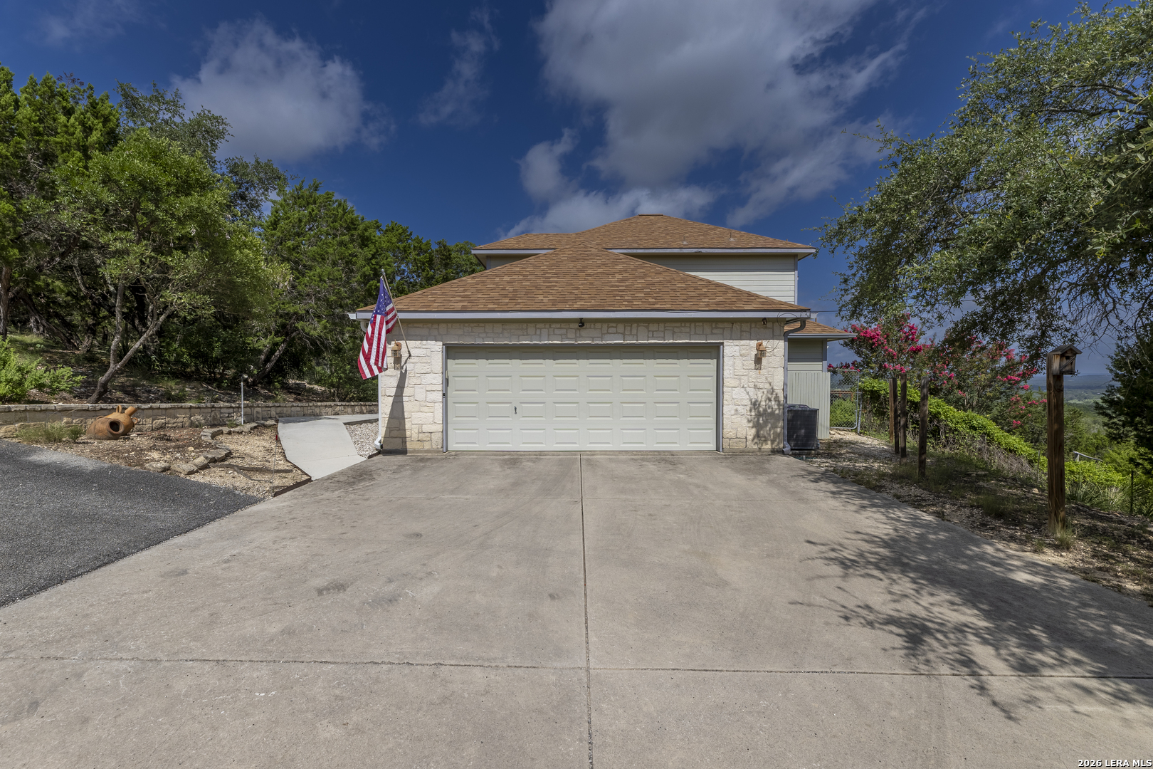 1114 Lakepark Dr