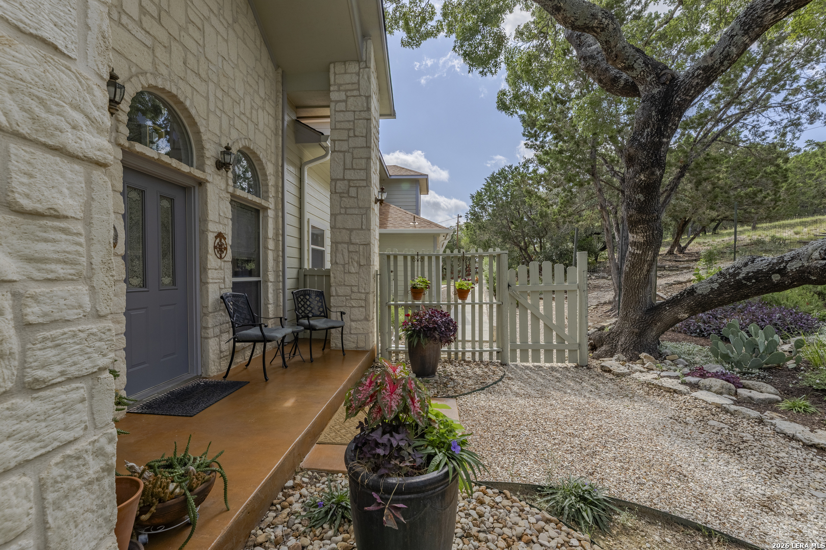 1114 Lakepark Dr