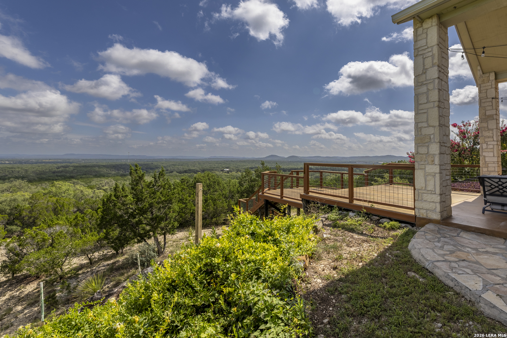 1114 Lakepark Dr