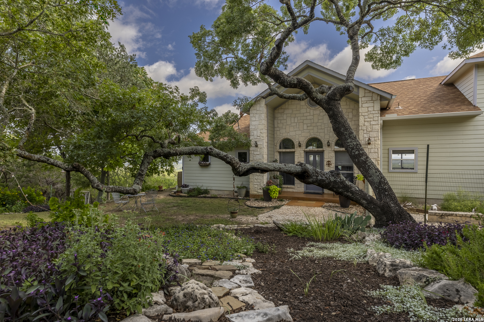 1114 Lakepark Dr