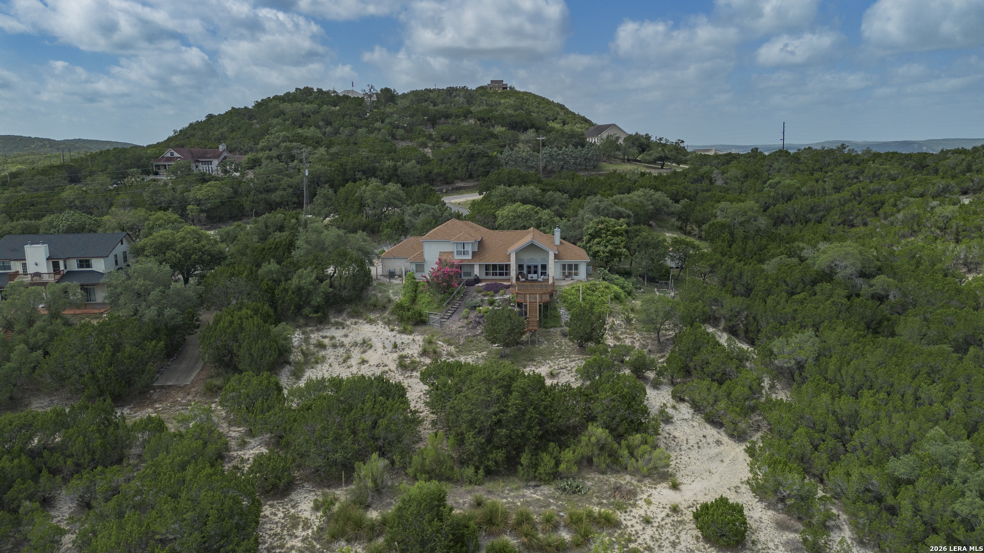 1114 Lakepark Dr
