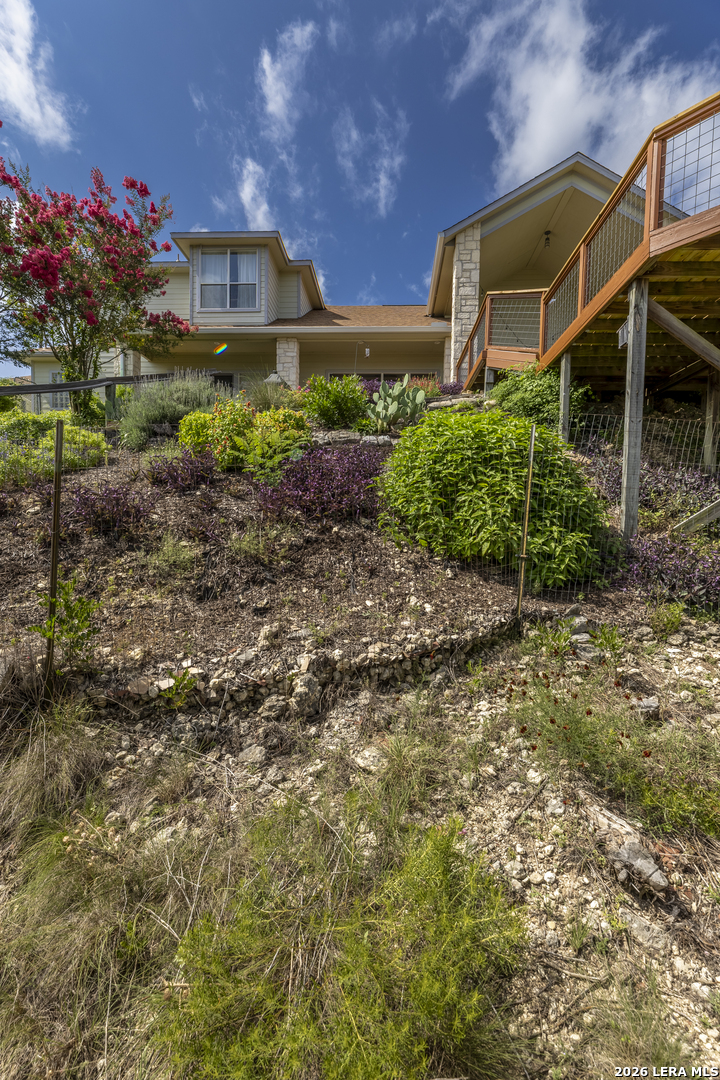 1114 Lakepark Dr