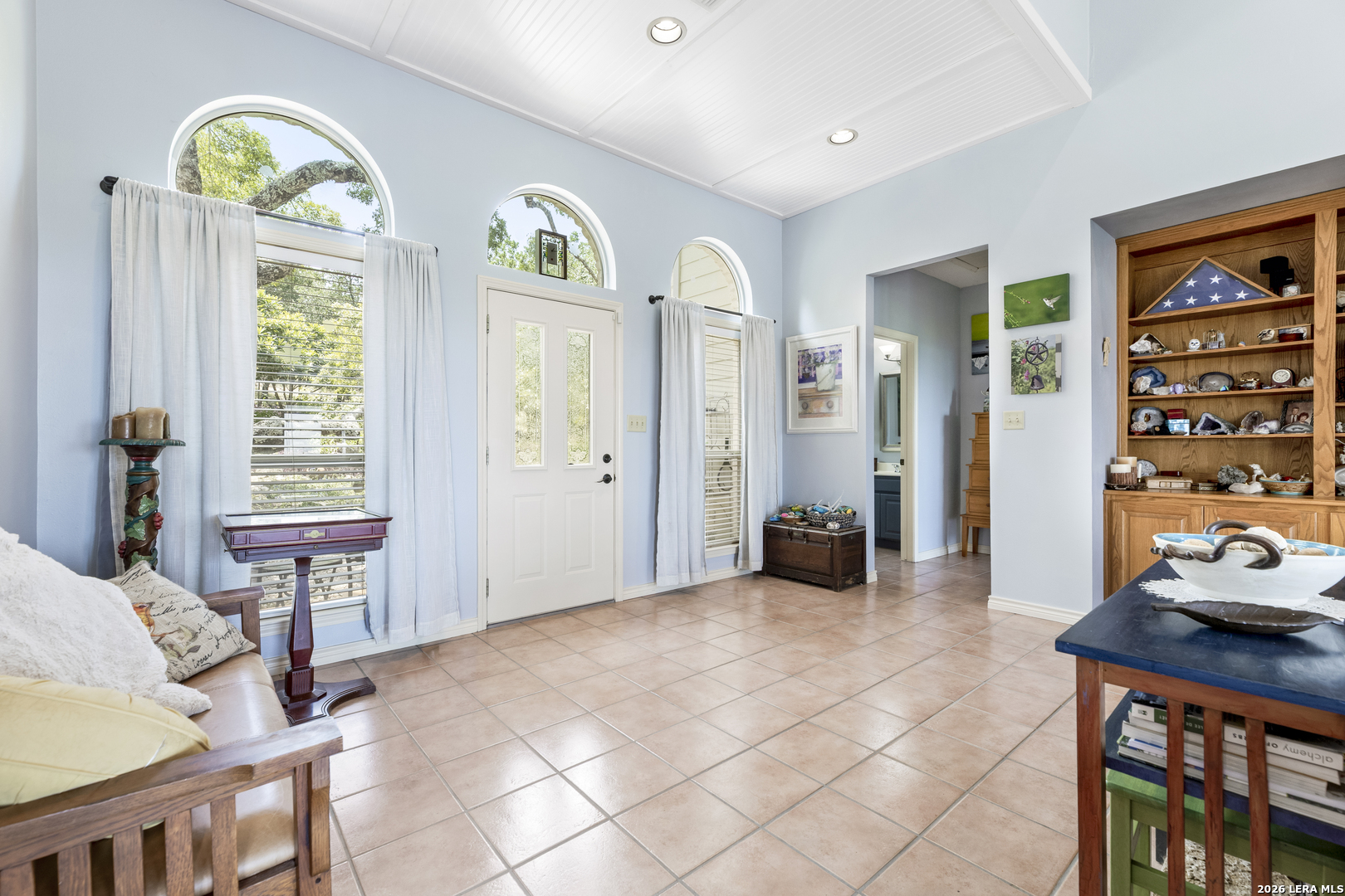 1114 Lakepark Dr