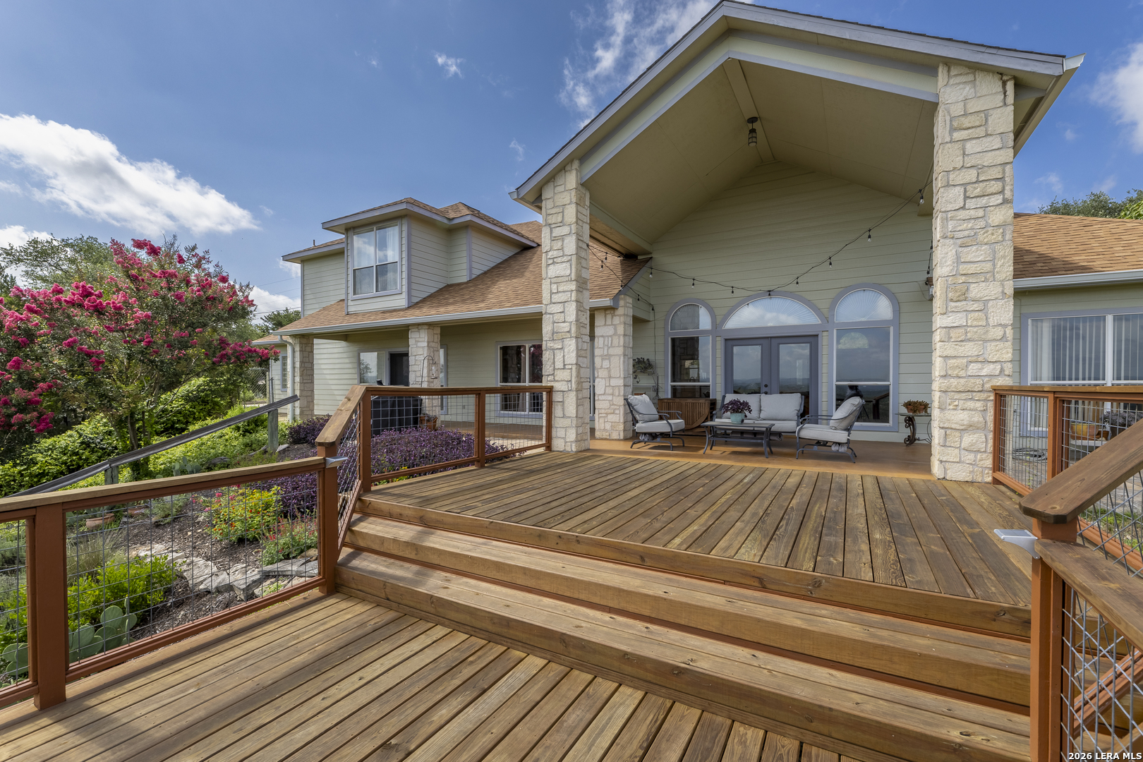 1114 Lakepark Dr