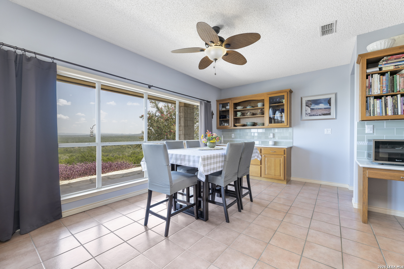 1114 Lakepark Dr