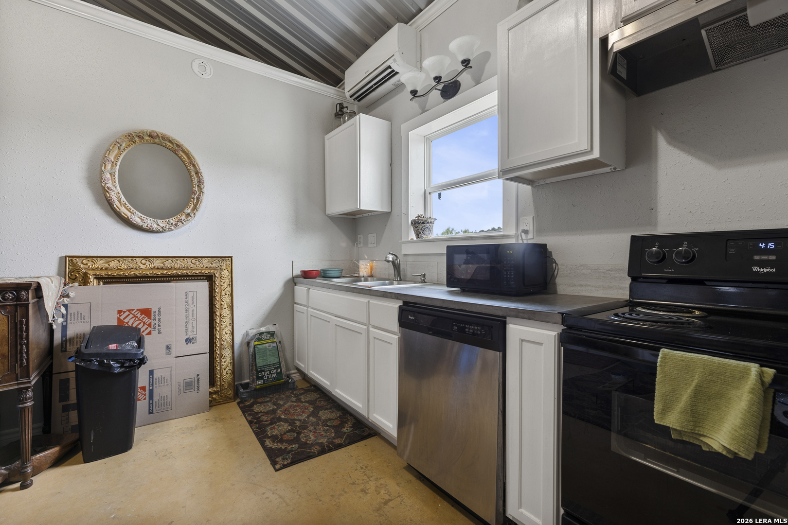 103 E High Bluff Circle