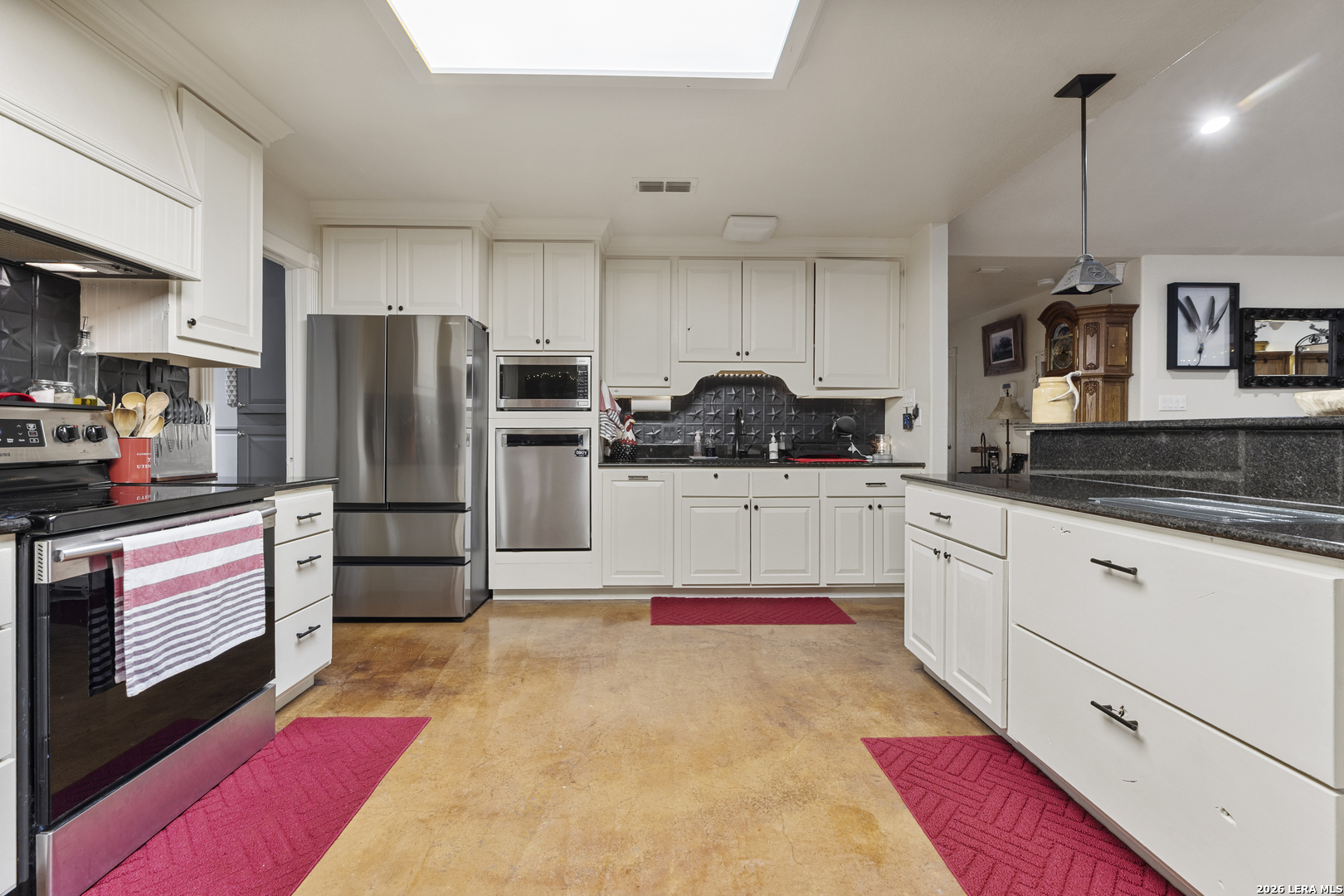 103 E High Bluff Circle