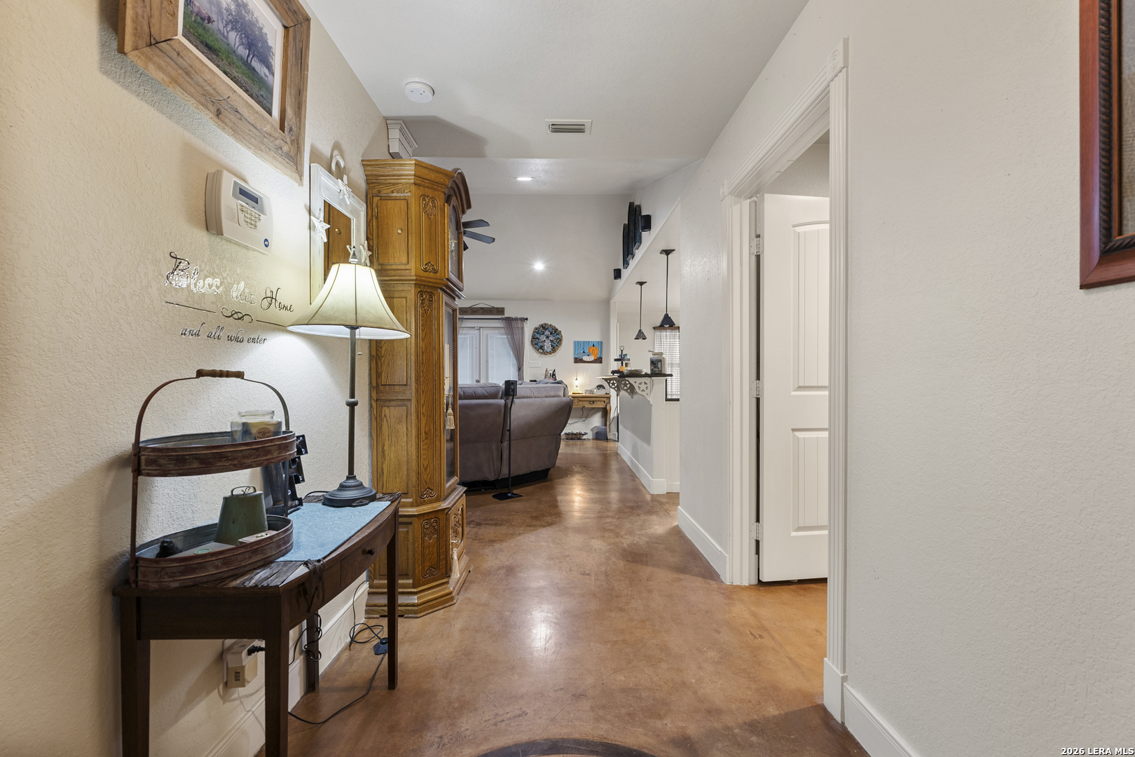 103 E High Bluff Circle