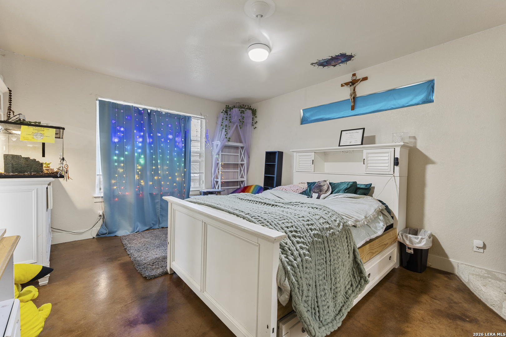 103 E High Bluff Circle