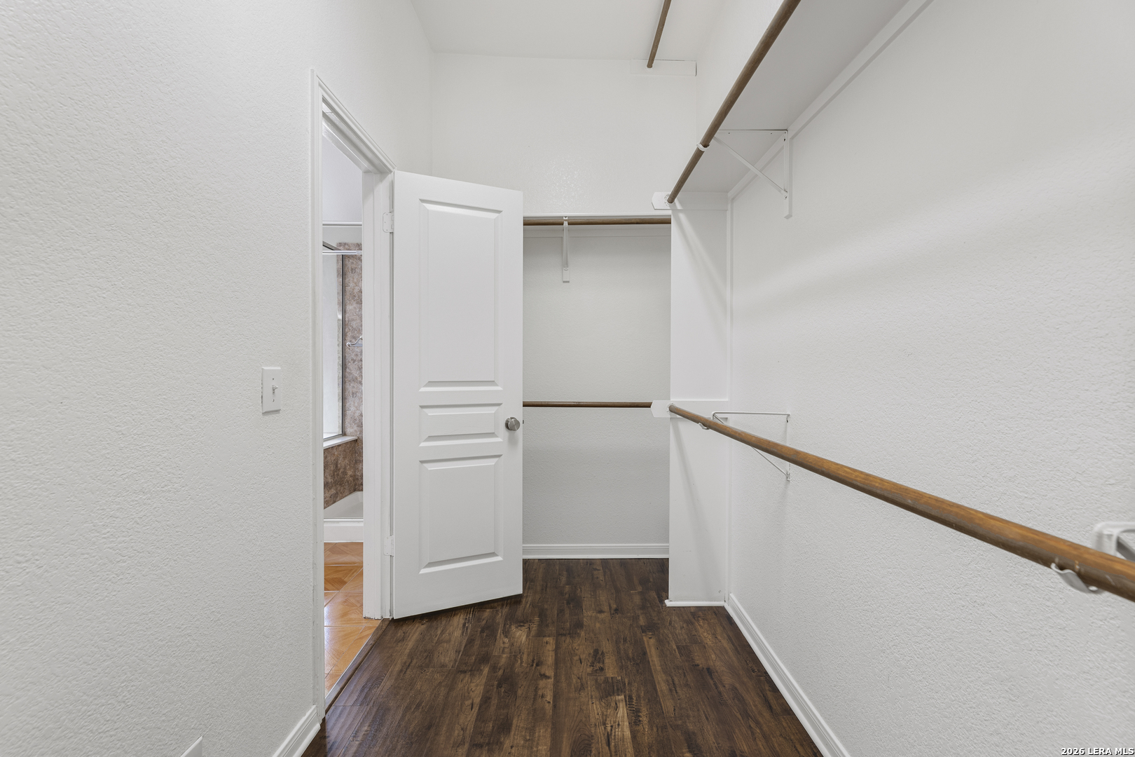 2555 Crested Heights