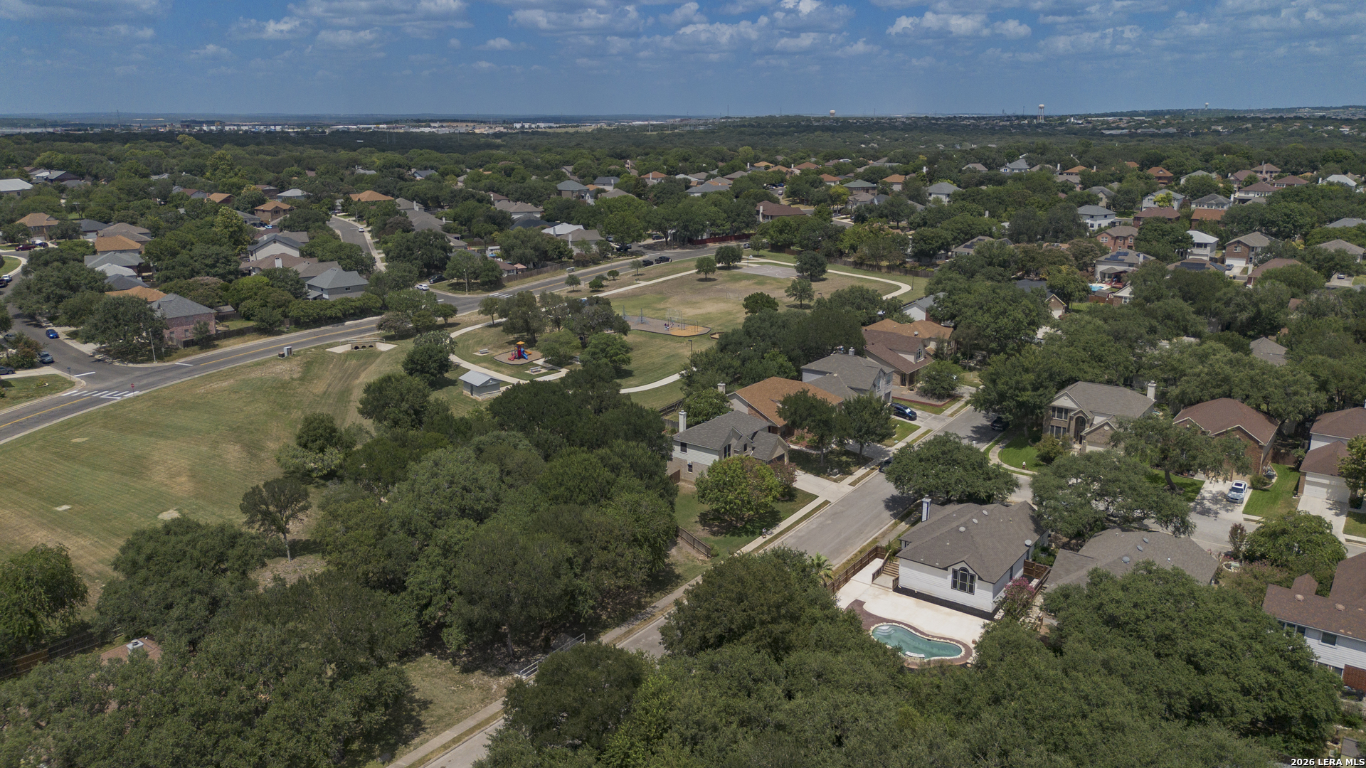 2555 Crested Heights
