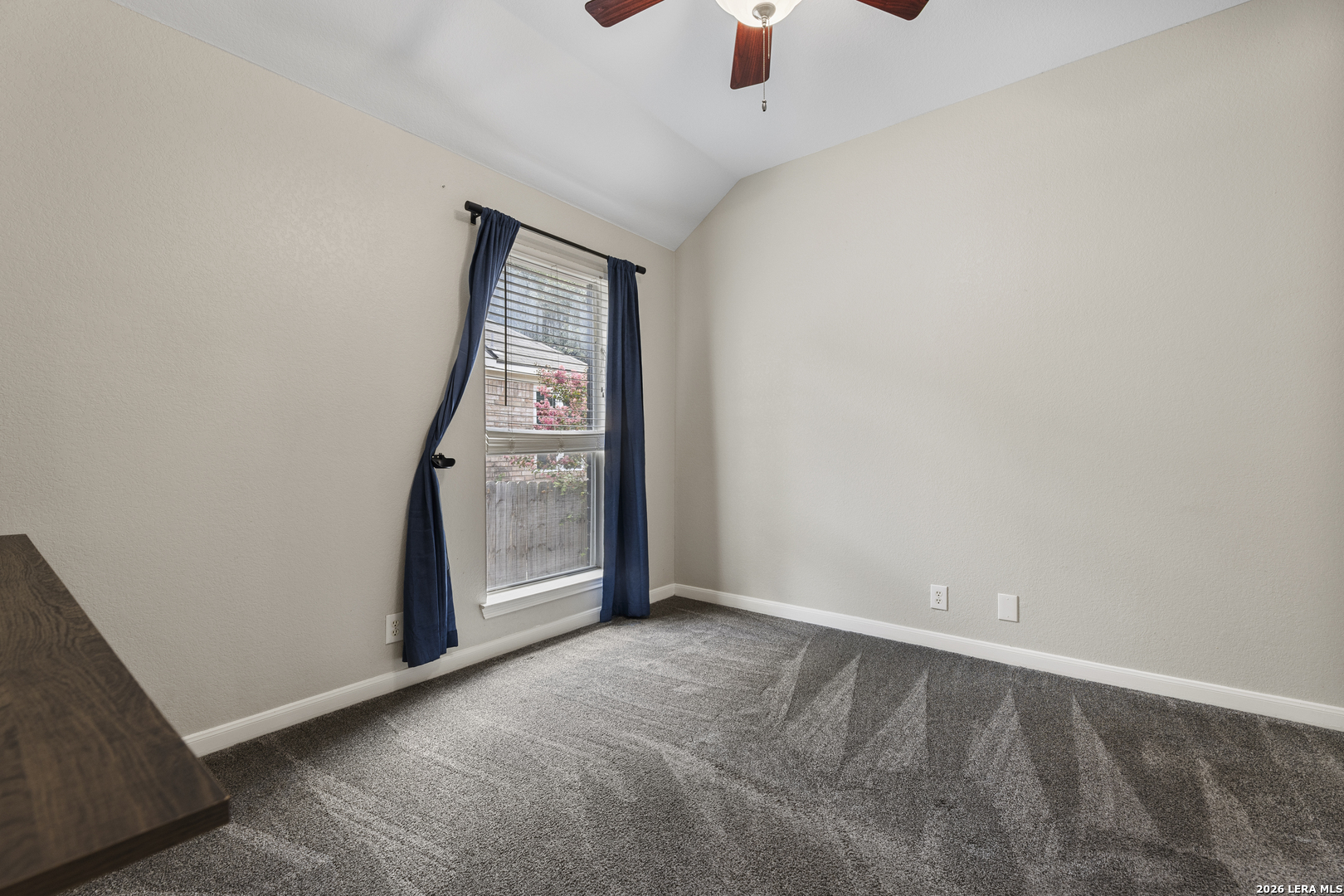 2555 Crested Heights